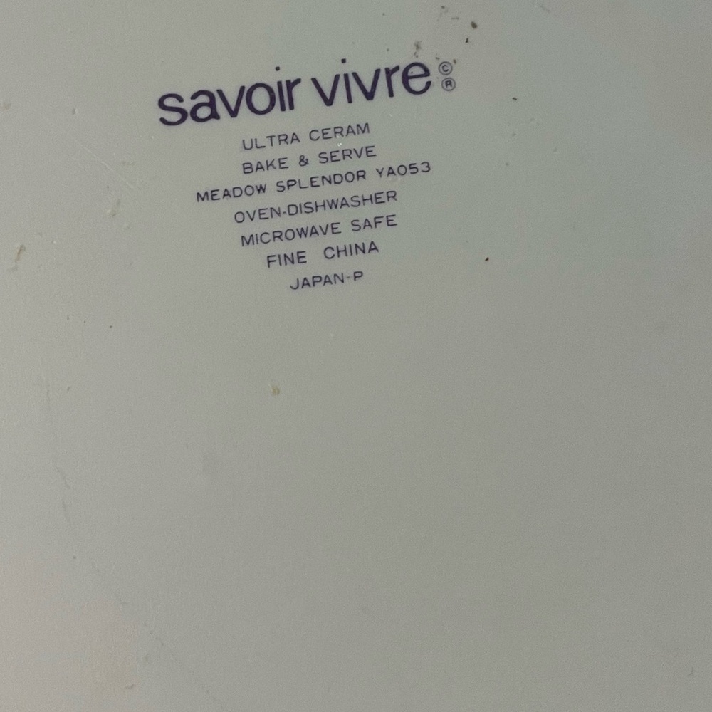 Savoir Vivre “Meadow Splendor YA053” Casserole Dish - Picture 5 of 5